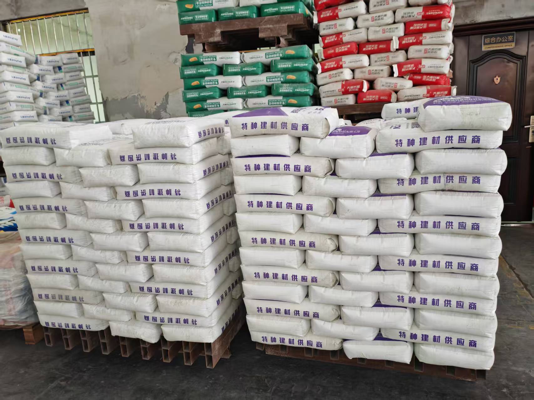 玛纳斯拱顶带模注浆料